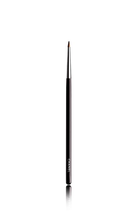 chanel ultra fine eyeliner brush|Chanel eyeliner brush review.